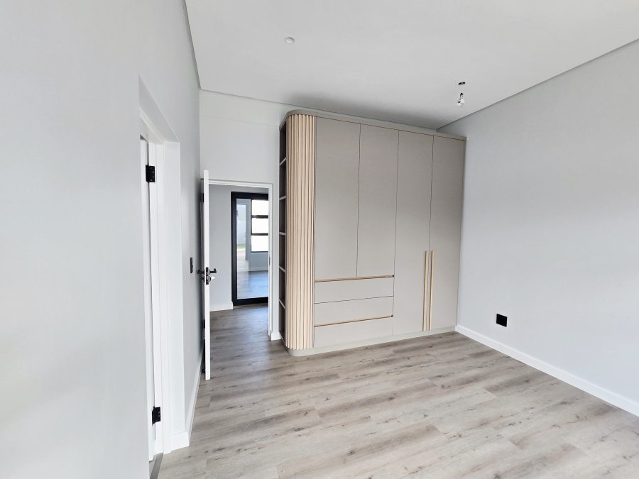 3 Bedroom Property for Sale in Kingswood Golf Estate Western Cape